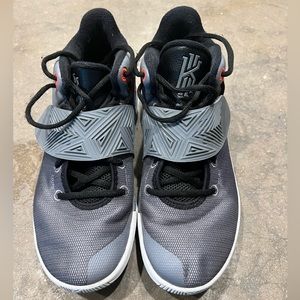 Nike Mens Kyrie Flytrap Sneakers Size 8.5